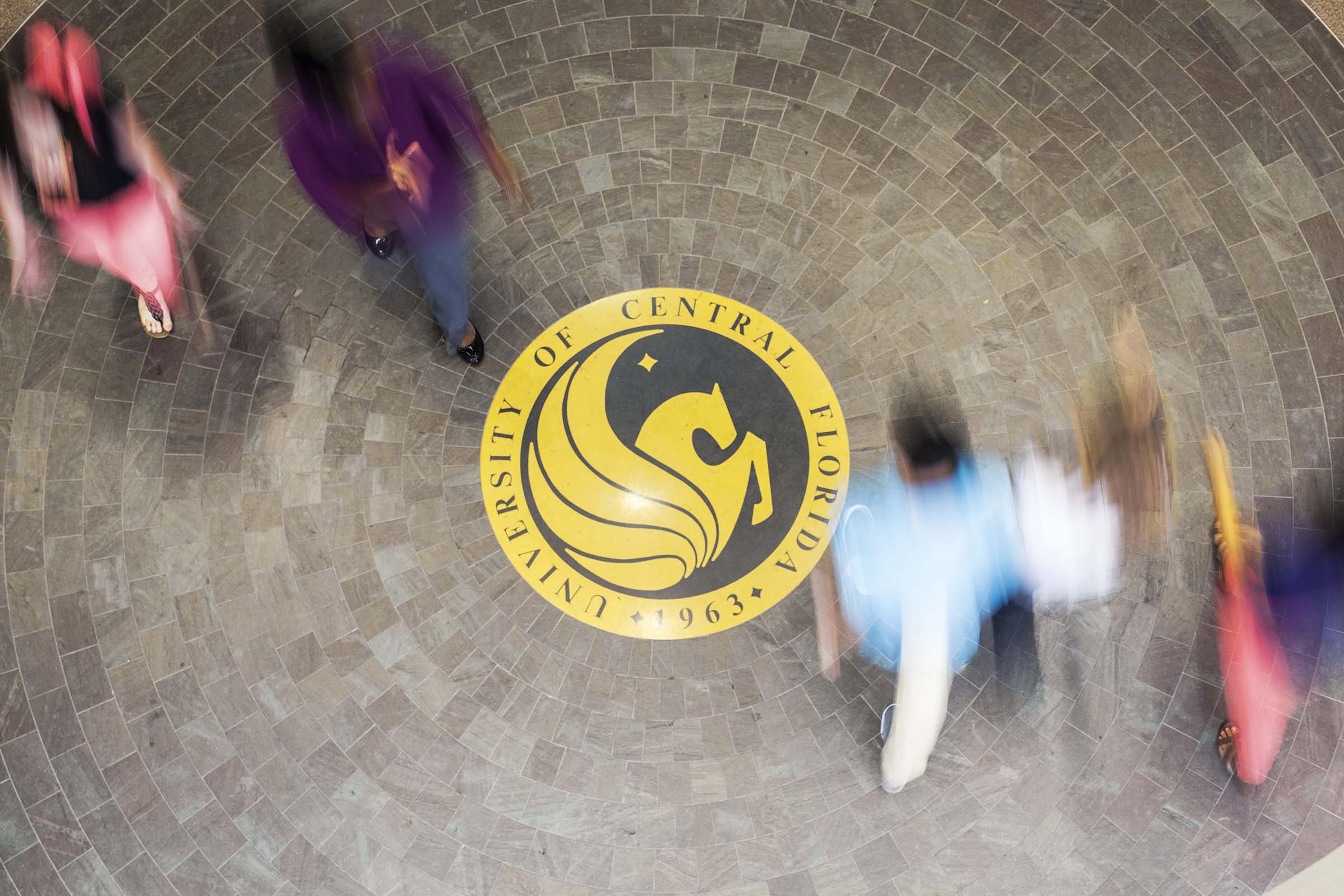 UCF Global — sello de la University of Central Florida, la universidad a la que accedes por la ruta Global